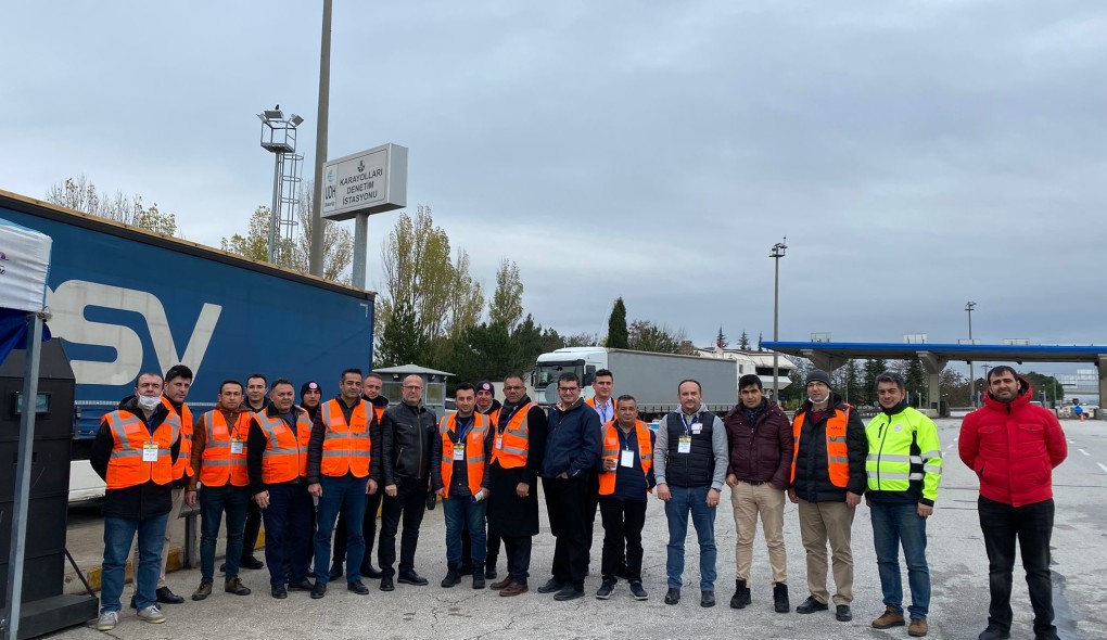 Kurumsal Kapasitenin Güçlendirilmesi’ projesi, ATP anlaşması kapsamında eğitimler Kapıkule sınır geçiş noktasında ve Edirne KGM yol kenarı denetim istasyonunda 7-8-9 Aralık 2021 tarihlerinde gerçekleştirilmiştir.